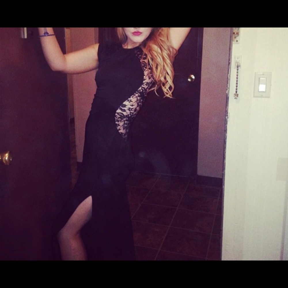 Glamorous!! TFNC lace maxi/gown. New Year’s Eve, prom, gala and more !!! - Picture 5 of 15